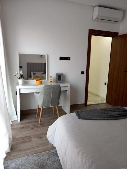 Appartement Cosy Au Coeur De Marrakech Avec Piscine 마라케시 외부 사진